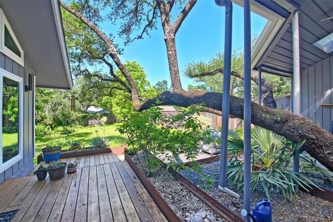 Building Photo - 11510 Oak Knoll Dr
