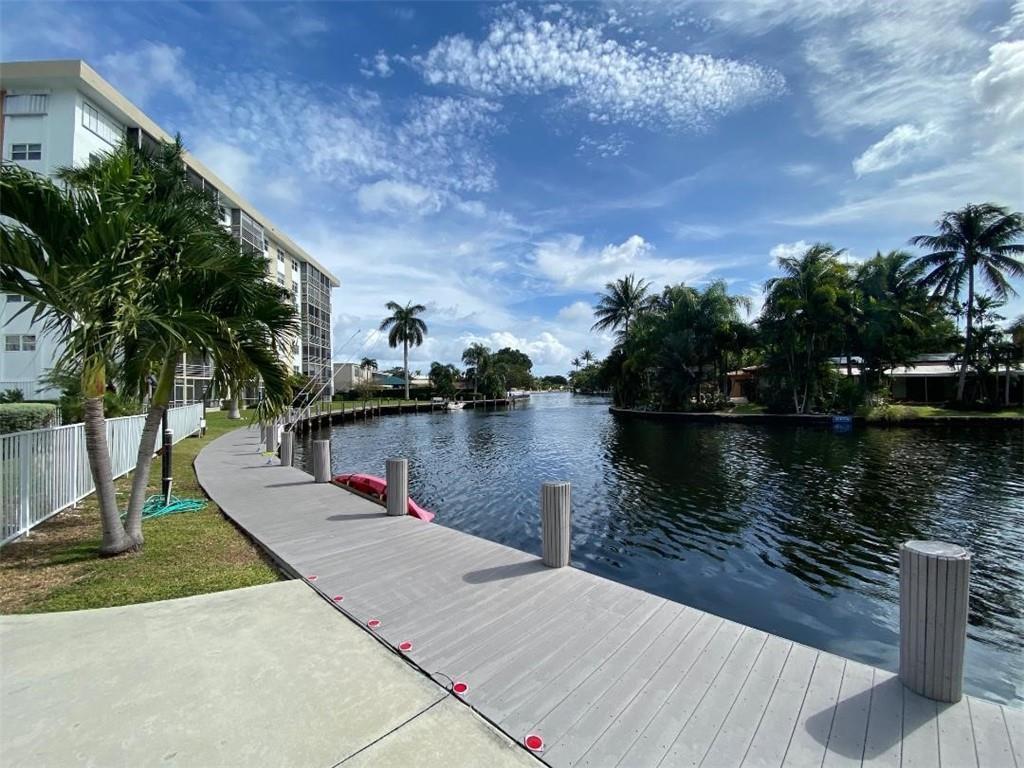 Building Photo - 3040 NE 16th Ave