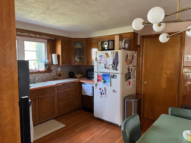 Building Photo - 18 Laurelhurst Rd