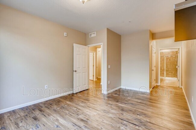 Building Photo - 804 Summer Hawk Dr