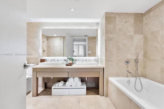 Building Photo - 102 24th St