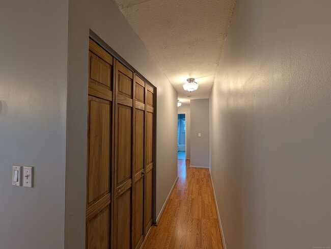 Building Photo - 41 Balance Rock Rd