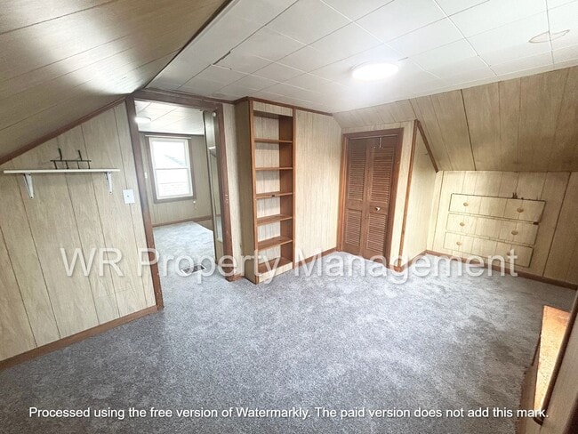 Building Photo - 3 bed 1 bath home for rent