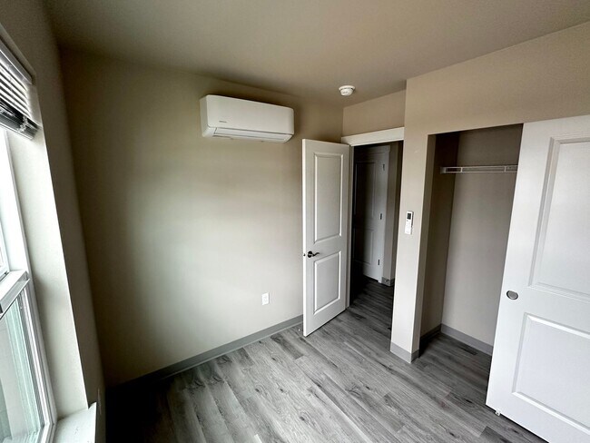 Building Photo - 2BR | 1BA – Washer & Dryer, A/C in Every R...