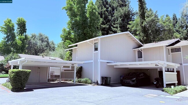 Building Photo - 1065 San Ramon Valley Blvd