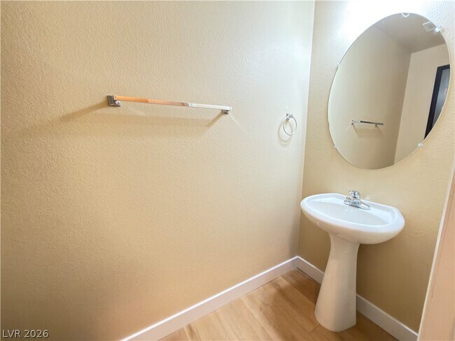 Building Photo - 583 Lacabana Beach Dr