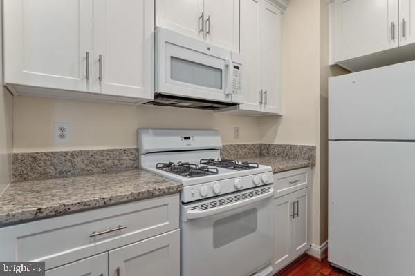 Building Photo - 5053 Donovan Dr