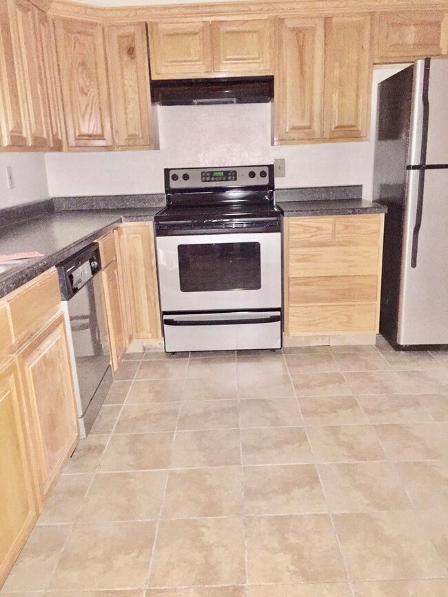 Building Photo - 4433 N Stanton St