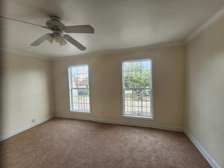 Building Photo - 3729 Bunker Hill Dr