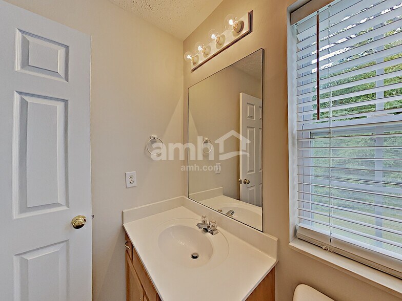 Building Photo - 4014 Lenox Ct