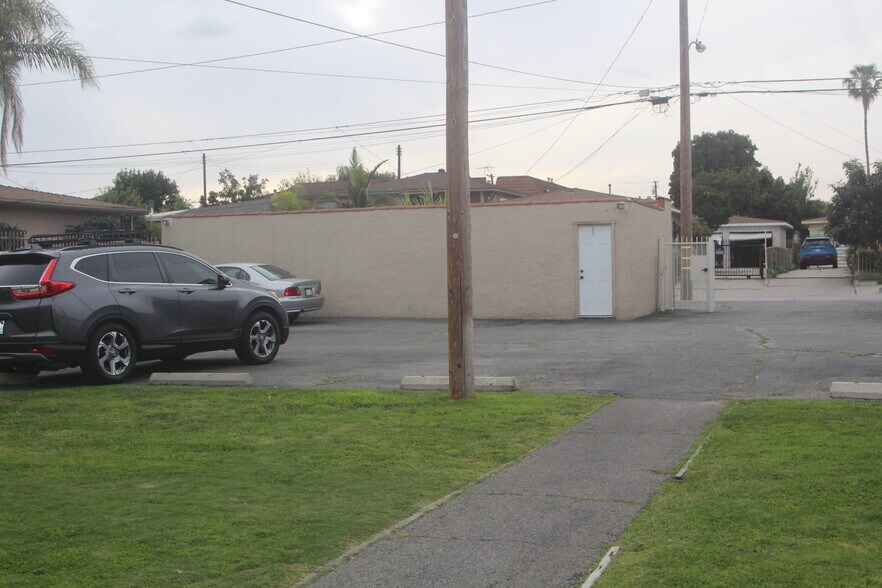 Building Photo - 911 S Marguerita Ave