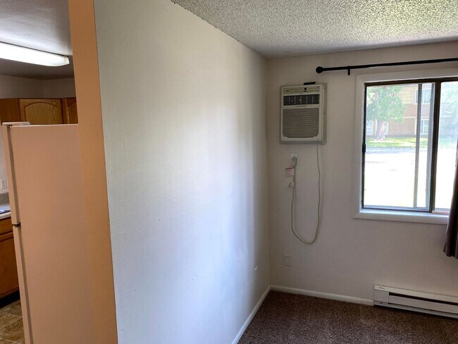 Building Photo - 810 Mary Anne Dr