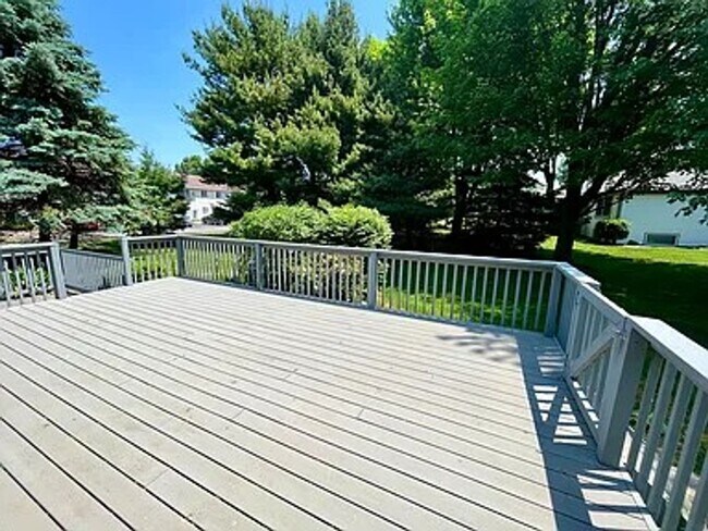 Building Photo - 4-bedroom 3 bath home in Saint joseph
