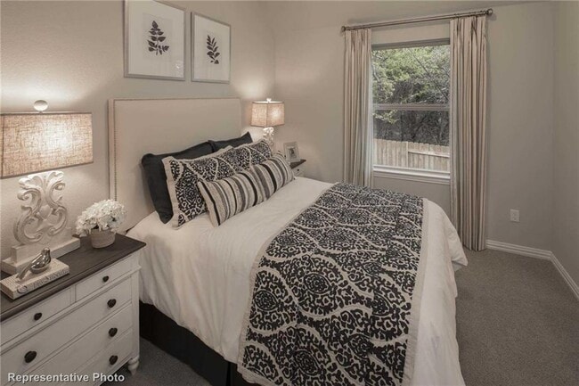 Building Photo - 4154 Kingsley Ave