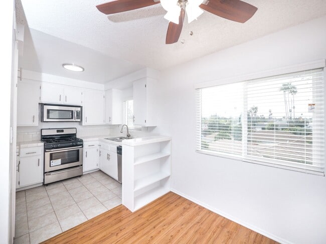 Building Photo - Modern 1-Bedroom Apartment in Prime Sherman Oaks