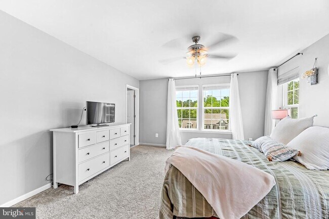 Building Photo - 43871 Eucalyptus Way