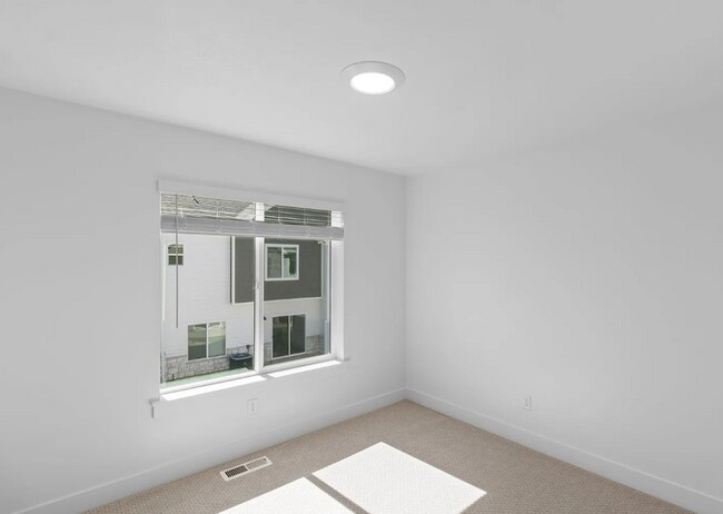 Building Photo - Newly Built 4 Bedroom Townhome!