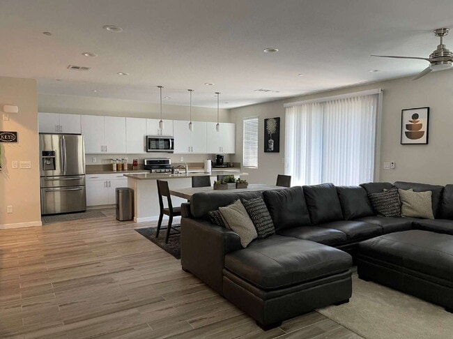 Building Photo - FULLY FURNISHED AFFINITY CONDO | 2-CAR GARAGE | DOWNTOWN SUMMERLIN