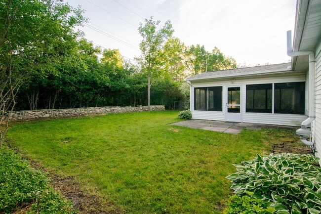 Building Photo - 2751 Aurora St