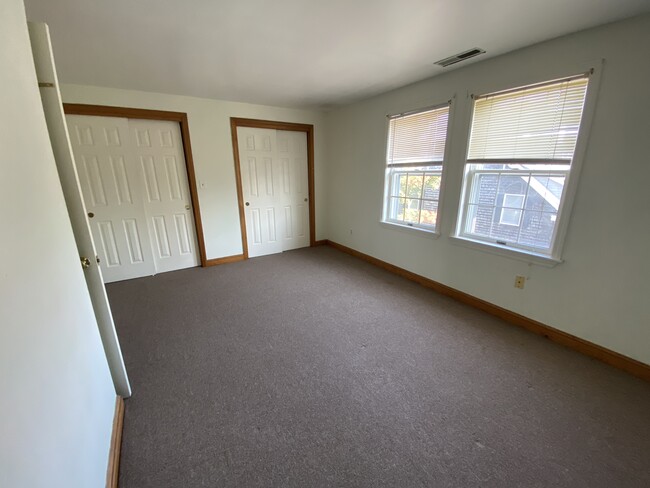 Master bedroom - 33 Van Zandt Ave