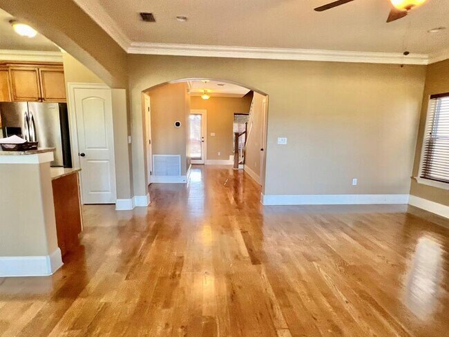 Building Photo - 250 Calusa Blvd