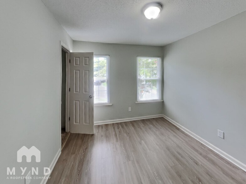 Building Photo - 1513 Pomona Dr