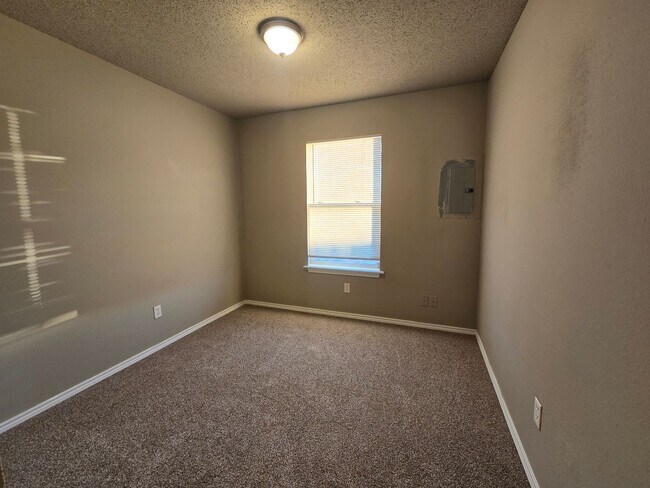 Building Photo - Updated and available now!