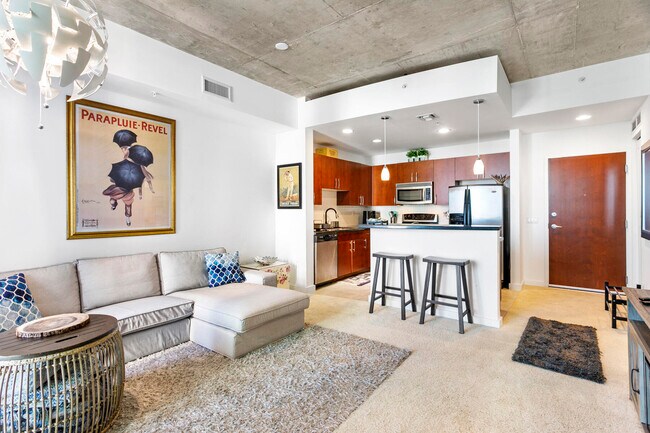 Building Photo - 300 S Australian Ave