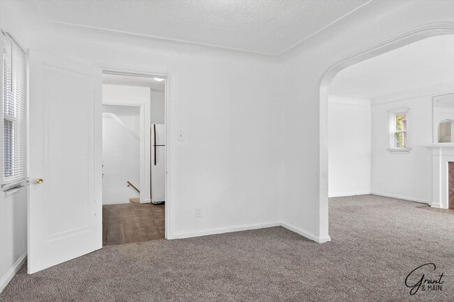Building Photo - 3 bedroom bungalow - $1200