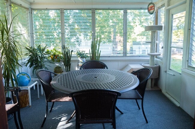 Building Photo - 180 Highland St