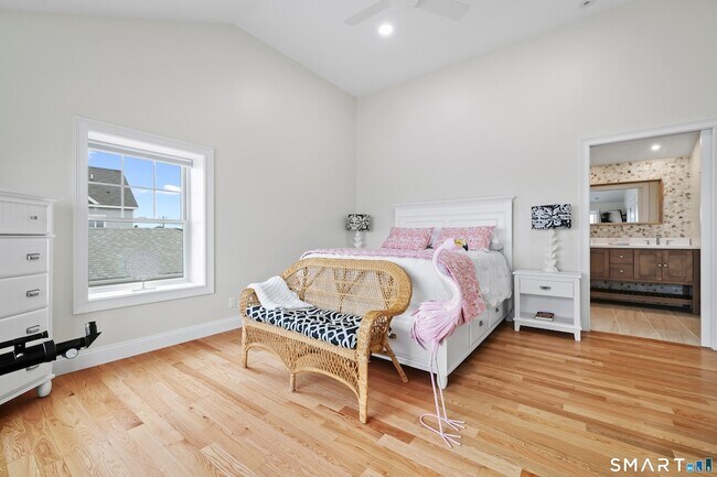 Building Photo - 18 Bel Aire Manor