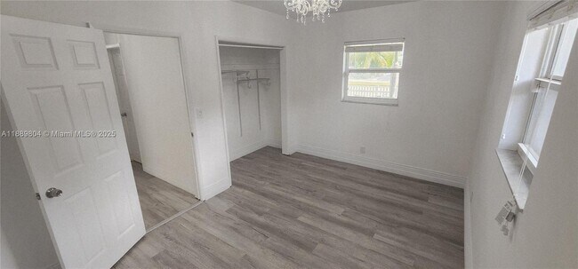 Building Photo - 200 NW 9th St