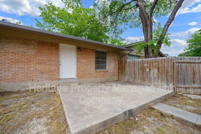 Building Photo - 306 E Cheryl Dr