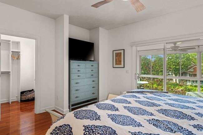 Building Photo - Furnished Pet-Friendly 30-Day Extended Stay Riverfront Condo