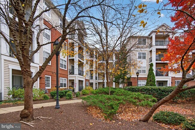 Building Photo - 12905 Centre Park Cir