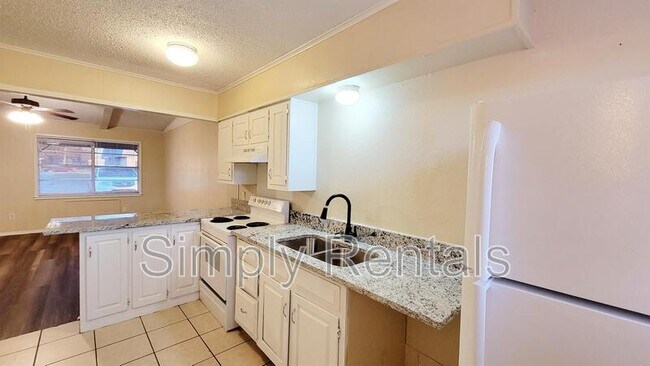 Building Photo - 400 Bill Bradford Rd