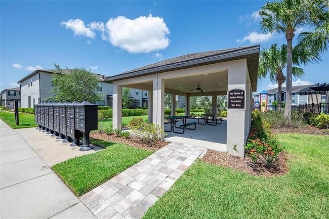 Building Photo - 1301 Flowing Tide Dr