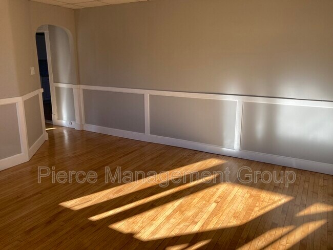 Building Photo - 68 Kenney St