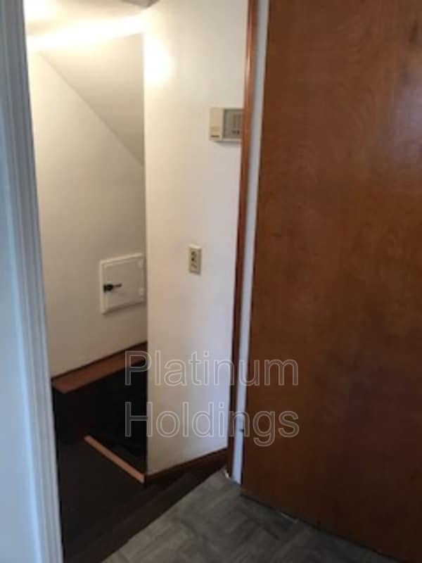 Building Photo - 13790 Cedar Rd