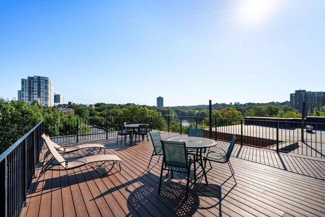 Building Photo - 10 Jamaicaway-