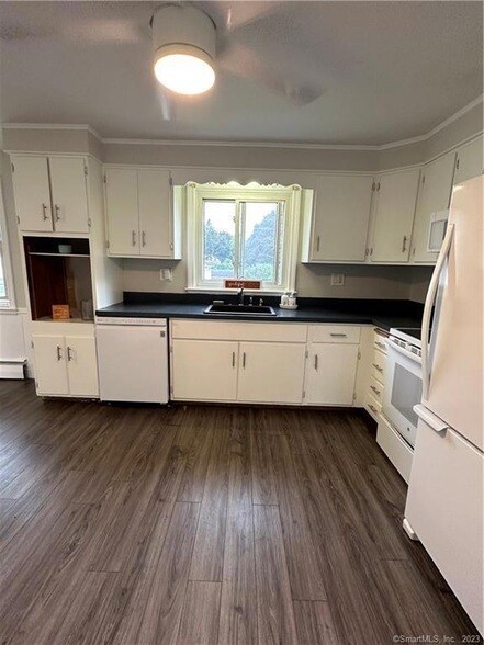 Building Photo - 280 Lighthouse Rd