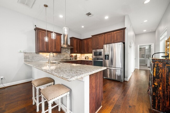 Building Photo - 1112 Andrews St