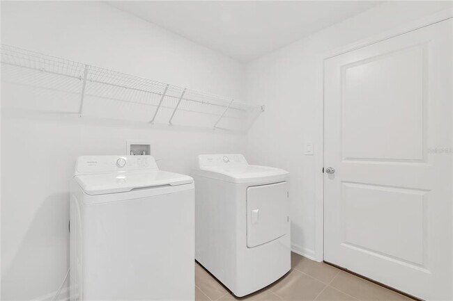 Building Photo - 3460 Chinotto Dr