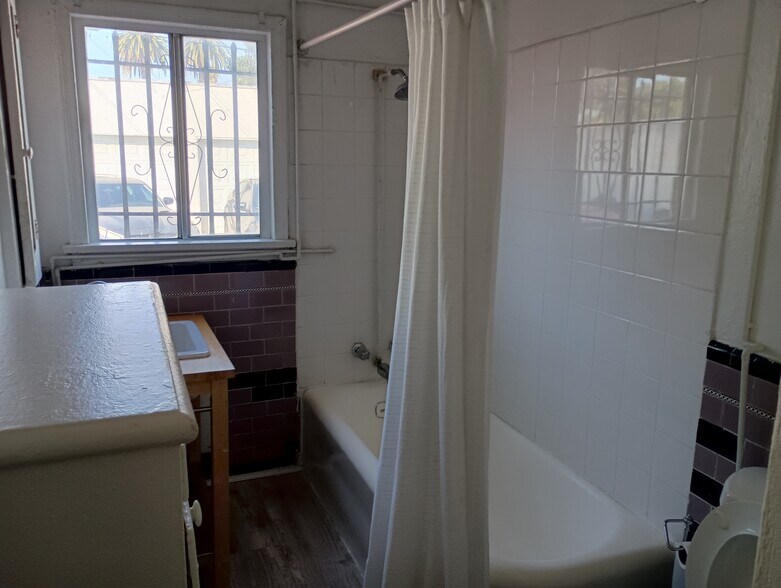 Building Photo - 2845 West Blvd