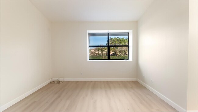 Building Photo - 4979 NW 82nd Ave