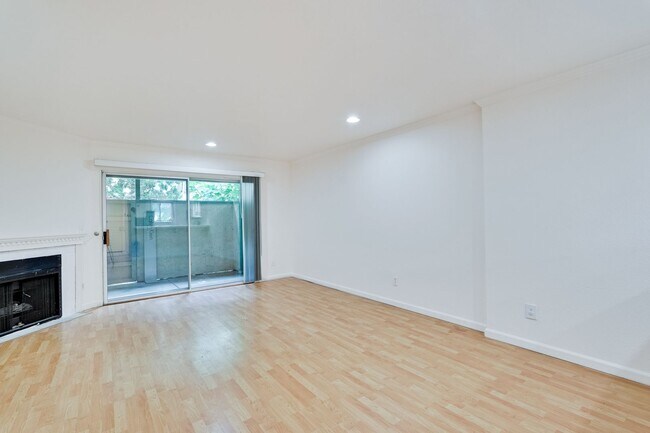 Building Photo - Hidden Silicon Valley Oasis! 2BR/2.5BA Townhome with TWO Private Patios, 2 Dedicated Parking Spac...
