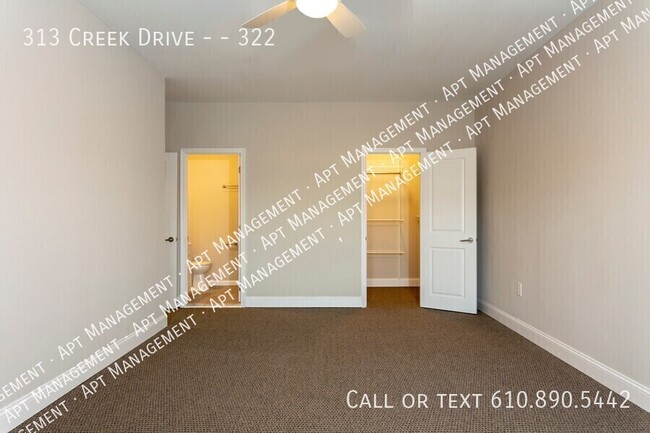 Building Photo - 313 Creek Dr