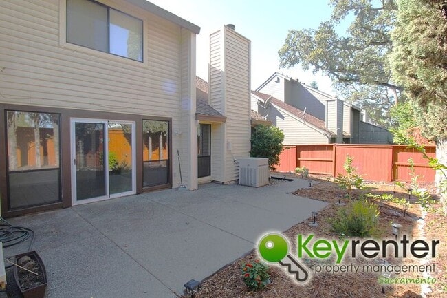 Building Photo - 8021 Sawgrass Cir