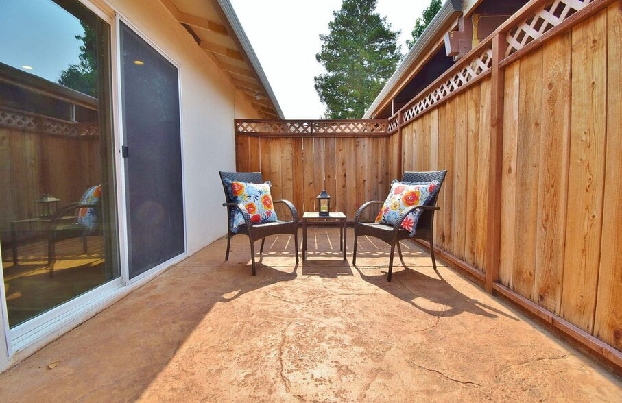 Building Photo - 4640 W Rishell Ct