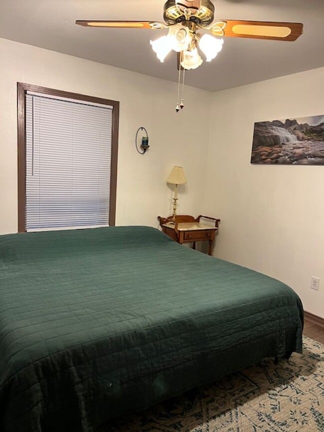 Building Photo - 301 W Main St